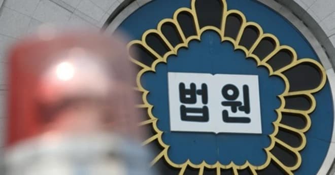 “범죄인줄 몰랐다”더니 대포폰 쓰고 휴대전화 초기화…법원, 보이스피싱 현금 수거책에 징역 5년