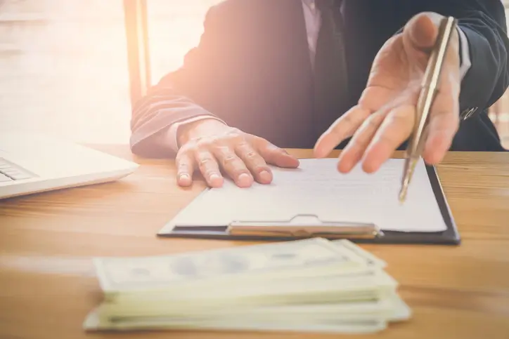 서울부동산전문변호사의 조력 임대인은 의뢰인이 이사 과정에서 발생한 비용 지급 의무 있음